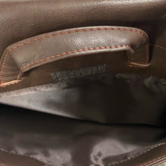 Debco brown leather University of Calgary stamped messenger shoulder bag. Used. - Picture 11 of 14